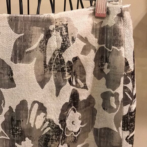 Worth Grey & Silver Floral Print Pencil Skirt - 4 - Picture 2 of 8